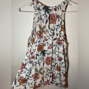Pre loved  Old Navy size small sleeveless shirt good condition size S